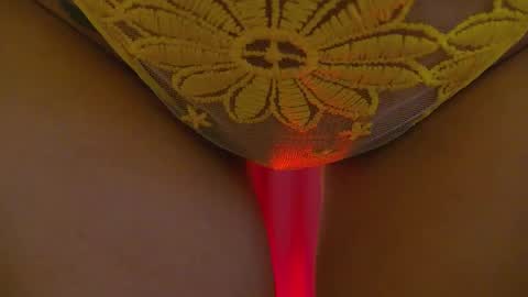 Snapshot of poison_milf_ chatting on 12, 11, 2025 poison_milf_ online show from 12, 11, 2025