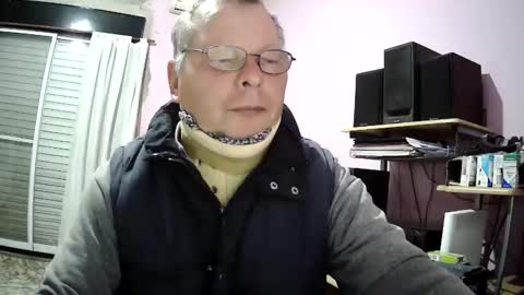 Snapshot of pol22010 chatting on 1, 6, 2026 Polako online show from 1, 6, 2026