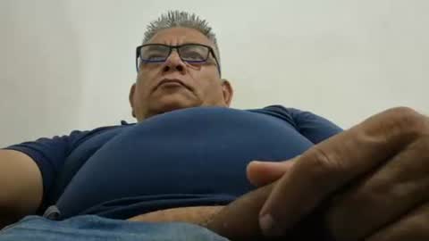 Snapshot of poli475 chatting on 5, 12, 2025 poli online show from 5, 12, 2025