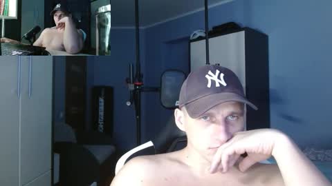 Snapshot of poliglotjoe chatting on 7, 10, 2025 Poliglot online show from 7, 10, 2025