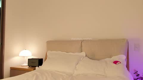 Polly online show from 7, 10, 2025