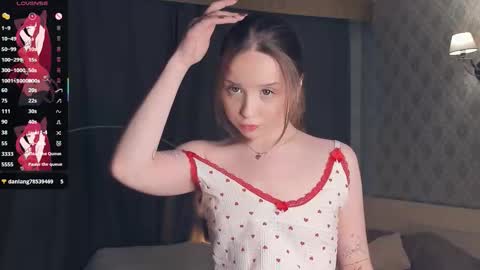 Snapshot of polly_dollie_ chatting on 21, 11, 2025 Renet online show from 21, 11, 2025