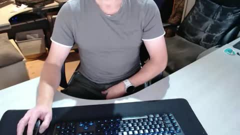 Snapshot of poodledude chatting on 11, 10, 2025 Dave online show from 11, 10, 2025
