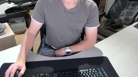Snapshot of poodledude chatting on 13, 10, 2025 Dave online show from 13, 10, 2025