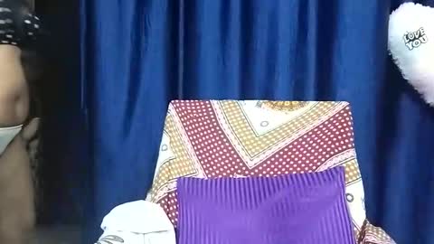 Snapshot of poojalady chatting on 9, 10, 2025 poojalady online show from 9, 10, 2025