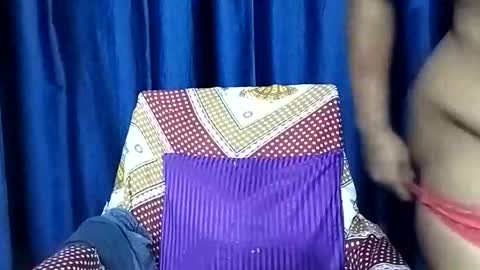 Snapshot of poojalady chatting on 16, 10, 2025 poojalady online show from 16, 10, 2025