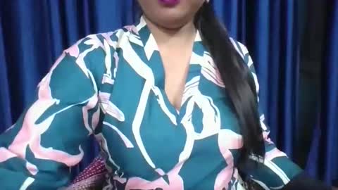 Snapshot of poojalady chatting on 13, 11, 2025 poojalady online show from 13, 11, 2025