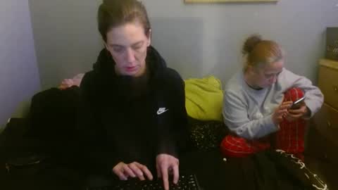 Snapshot of poopcap chatting on 31, 12, 2024 poopcap online show from 31, 12, 2024