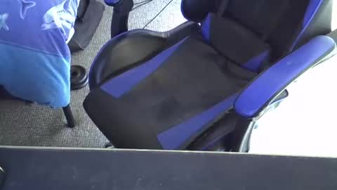 Snapshot of pop196705 chatting on 2, 12, 2025 pop196705 online show from 2, 12, 2025