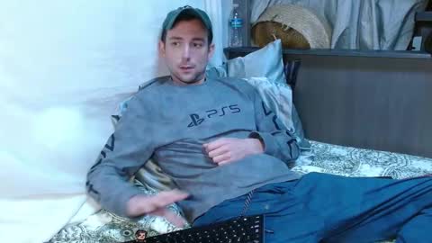 Snapshot of poppunk4life chatting on 17, 2, 2025 Kyle online show from 17, 2, 2025