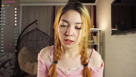 Snapshot of popy_star chatting on 5, 3, 2025 Agnes online show from 5, 3, 2025