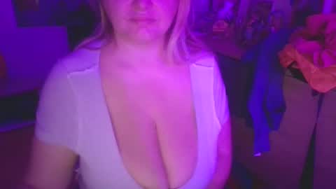 MelissOfficial online show from 16, 12, 2025