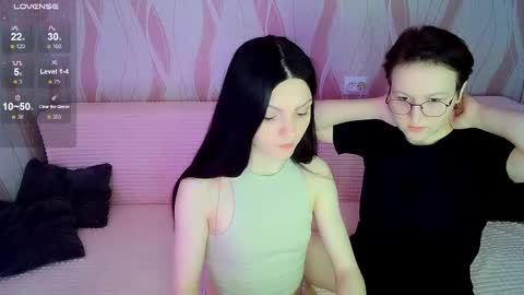 Ana and Tati online show from 5, 3, 2025