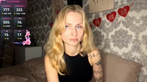 Snapshot of porshes chatting on 4, 10, 2025 HERES SILVIA AND OlIVIA WELCOME EVERYONE LOVENSE DOMI REACT TO YOUR TIPS LETS MAKE A GREAT SHOW TOGETHER online show from 4, 10, 2025