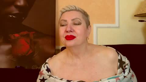 Snapshot of posh_lady chatting on 7, 5, 2026 LADY POSH online show from 7, 5, 2026