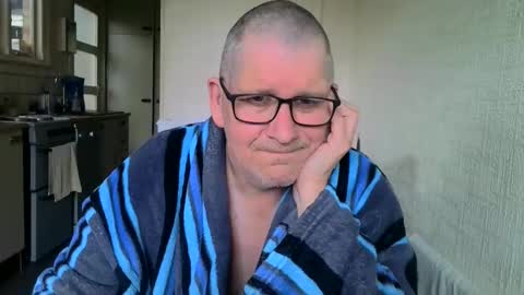 poshman65 online show from 12, 4, 2026