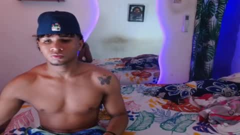 Snapshot of power_hot18 chatting on 19, 10, 2025 ALEX Y ALEXA online show from 19, 10, 2025