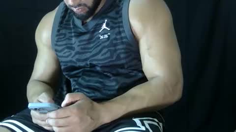 Snapshot of powerdmuscle chatting on 9, 5, 2026 powerdmuscle online show from 9, 5, 2026