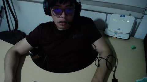 Snapshot of powerfulzeus2 chatting on 10, 9, 2025 powerfulzeus2 online show from 10, 9, 2025