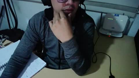 Snapshot of powerfulzeus2 chatting on 11, 9, 2025 powerfulzeus2 online show from 11, 9, 2025