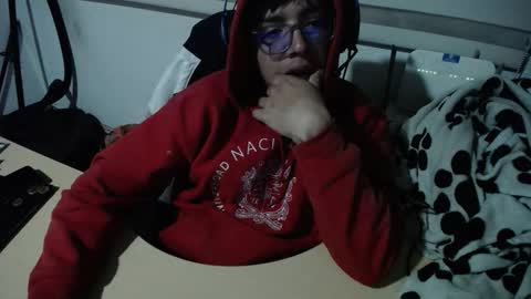 Snapshot of powerfulzeus2 chatting on 16, 9, 2025 powerfulzeus2 online show from 16, 9, 2025