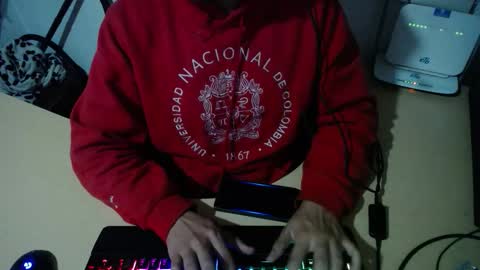 Snapshot of powerfulzeus2 chatting on 30, 9, 2025 powerfulzeus2 online show from 30, 9, 2025