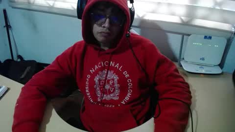 Snapshot of powerfulzeus2 chatting on 13, 10, 2025 powerfulzeus2 online show from 13, 10, 2025