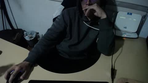 Snapshot of powerfulzeus2 chatting on 23, 10, 2025 powerfulzeus2 online show from 23, 10, 2025