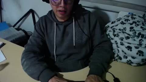 Snapshot of powerfulzeus2 chatting on 28, 10, 2025 powerfulzeus2 online show from 28, 10, 2025