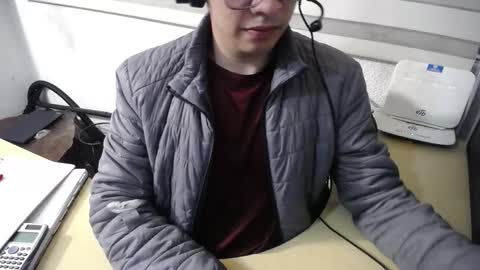 Snapshot of powerfulzeus2 chatting on 11, 11, 2025 powerfulzeus2 online show from 11, 11, 2025