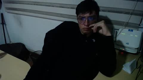 Snapshot of powerfulzeus2 chatting on 22, 12, 2025 powerfulzeus2 online show from 22, 12, 2025