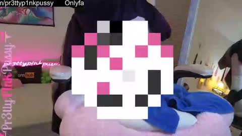 Snapshot of pr3ttyp1nkpussy chatting on 12, 2, 2025 Evangeline Eva Darling online show from 12, 2, 2025