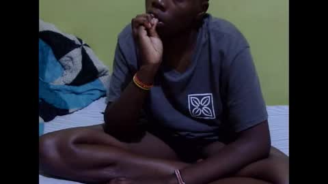 Snapshot of precious_nesh chatting on 8, 11, 2025 precious_nesh online show from 8, 11, 2025