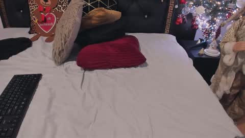 Snapshot of preciousailly chatting on 20, 12, 2025 Ailyn online show from 20, 12, 2025