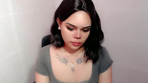 Snapshot of preciousangel69xxx chatting on 5, 1, 2025 MAXXINE online show from 5, 1, 2025