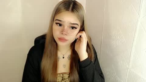 Snapshot of preciousangel69xxx chatting on 28, 2, 2025 MAXXINE online show from 28, 2, 2025