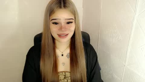 Snapshot of preciousangel69xxx chatting on 2, 3, 2025 MAXXINE online show from 2, 3, 2025