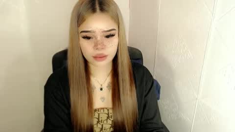 Snapshot of preciousangel69xxx chatting on 4, 3, 2025 MAXXINE online show from 4, 3, 2025