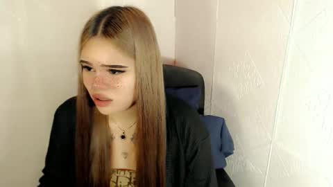 Snapshot of preciousangel69xxx chatting on 4, 3, 2025 MAXXINE online show from 4, 3, 2025