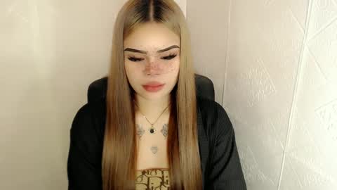 Snapshot of preciousangel69xxx chatting on 8, 3, 2025 MAXXINE online show from 8, 3, 2025