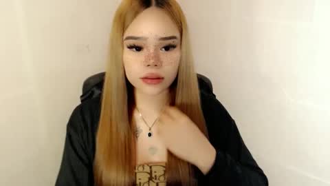 Snapshot of preciousangel69xxx chatting on 7, 10, 2025 MAXXINE online show from 7, 10, 2025