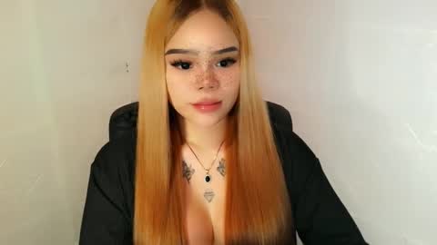 Snapshot of preciousangel69xxx chatting on 26, 11, 2025 MAXXINE online show from 26, 11, 2025