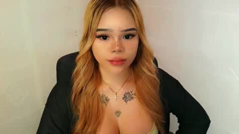 Snapshot of preciousangel69xxx chatting on 27, 11, 2025 MAXXINE online show from 27, 11, 2025