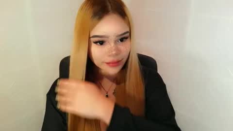 Snapshot of preciousangel69xxx chatting on 4, 12, 2025 MAXXINE online show from 4, 12, 2025