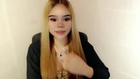 Snapshot of preciousangel69xxx chatting on 14, 12, 2025 MAXXINE online show from 14, 12, 2025