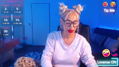 Victoria online show from 5, 10, 2025