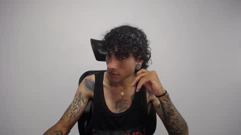 Plux online show from 11, 2, 2025