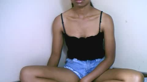 prettiethalia online show from 29, 10, 2025