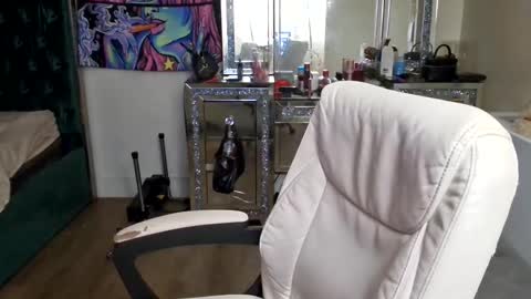 Snapshot of pretty69queen chatting on 2, 1, 2025 Yasmine pretty online show from 2, 1, 2025