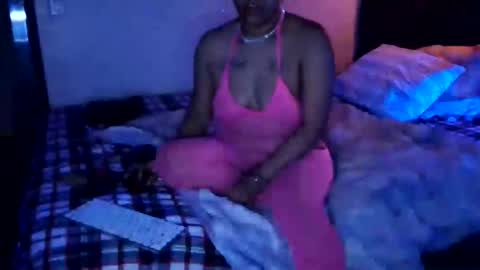 Snapshot of pretty69queen chatting on 9, 3, 2025 Yasmine pretty online show from 9, 3, 2025